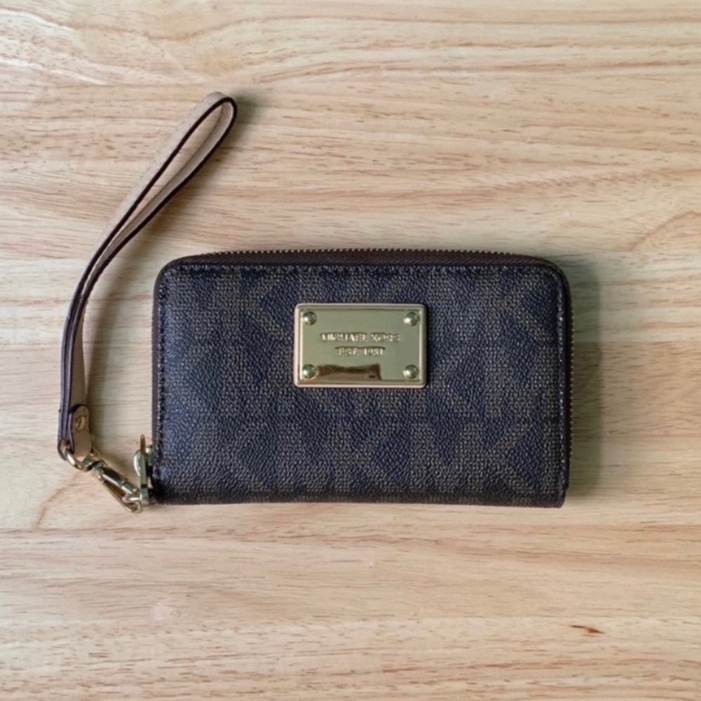 Michael Kors Wristlet